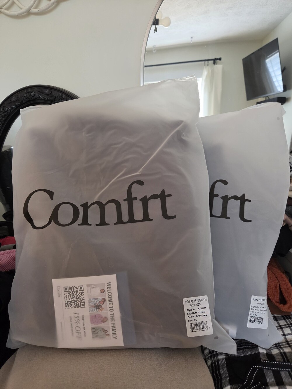 Comfrt Signature Hoodie & Sweatpants Bundle - Chocolate - XL - nwt - Picture 4 of 5